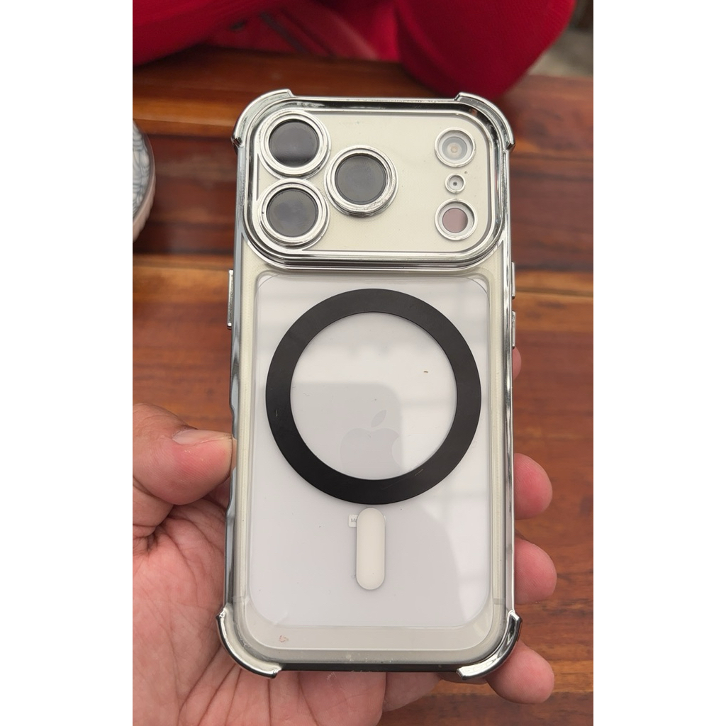 iphone 17 pro kondisi sangat baik dan terawat seperti baru garansi ibox