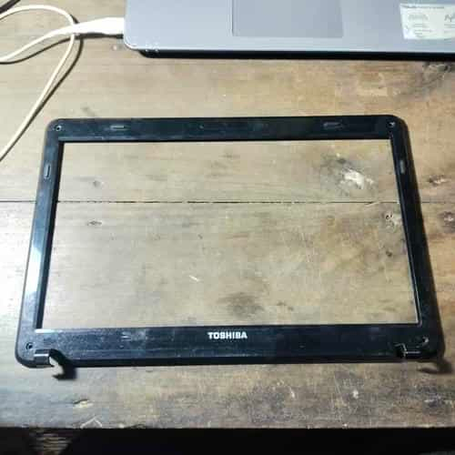 frame bingkai lcd bezell toshiba satellite L735