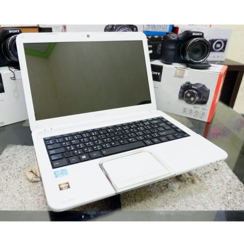 Laptop Laptop Toshiba Satellite L840 Intel Core i5-3210M Radeon HD Ram 4GB SSD Normal Siap Pakai