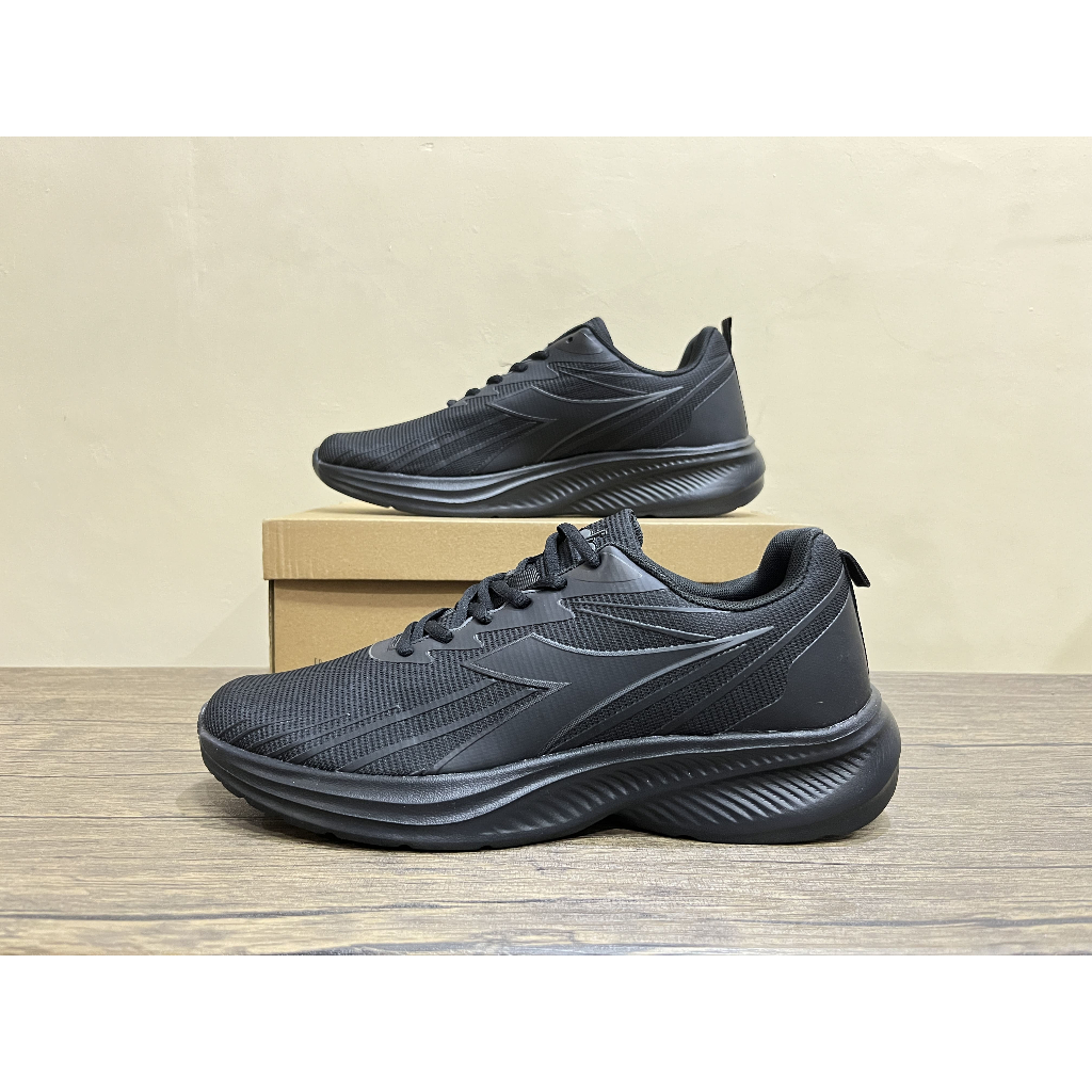 Sepatu olahraga casual pria Diadora Neala Mono Black Hitam Original