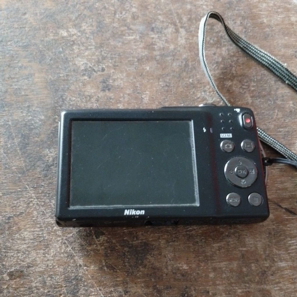 Kamera Digital Nikon Coolpix S3300 Bekas 16 MP