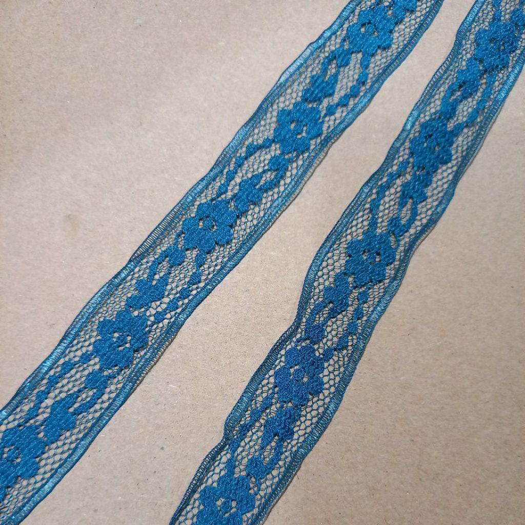Renda bordir bunga kecil tosca
