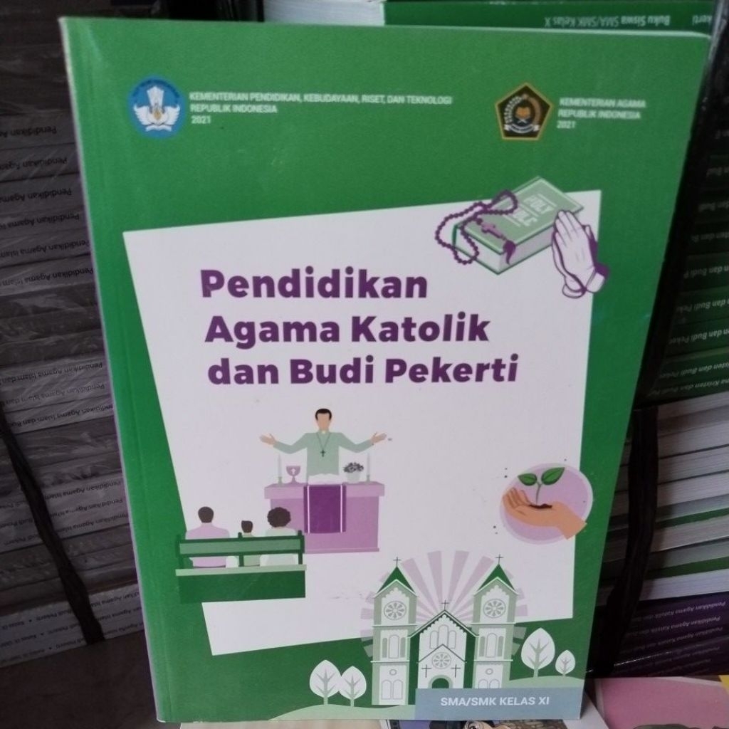 BUKU HET AGAMA KATOLIK KELAS 11 SMA / SMK