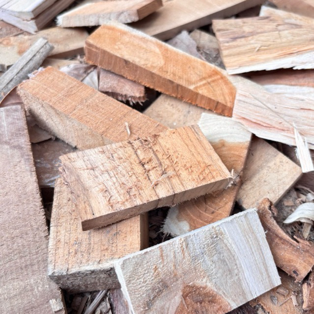 Kayu sepingan / Kayu Limbah Jati Sisa produksi