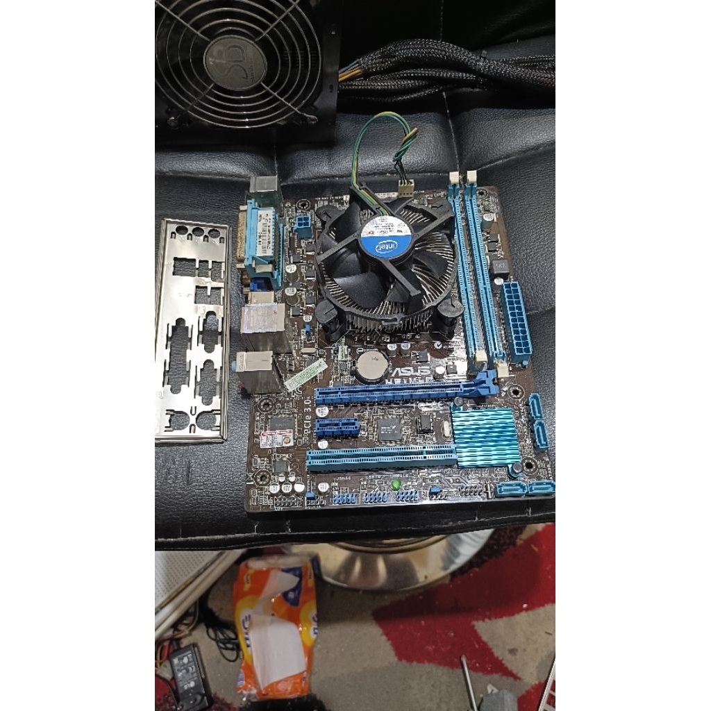 Montherboard Asus H61M-c proc i5-3330/3470