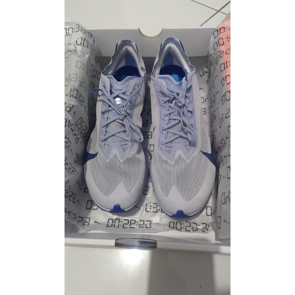 NIKE VAPORFLY 4