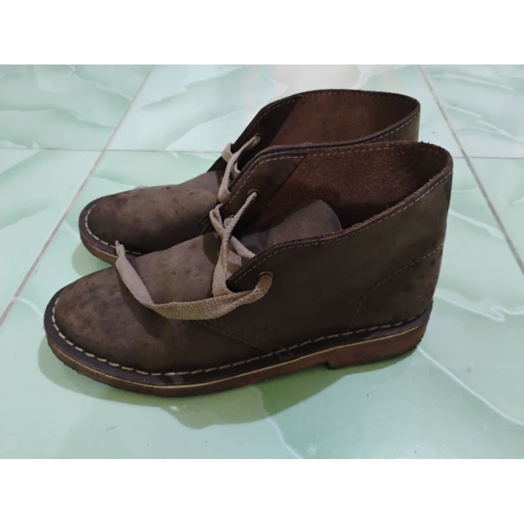 clarks boots leather