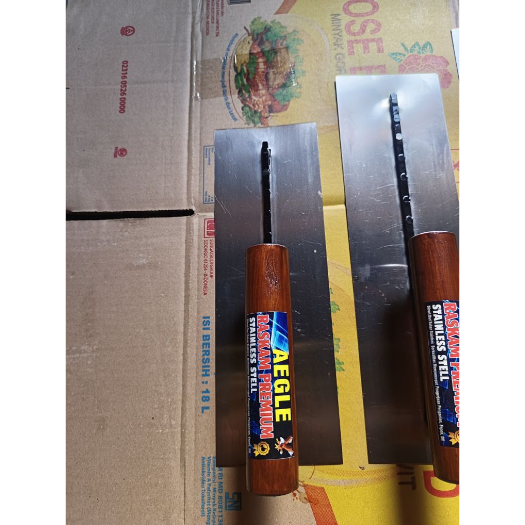 Raskam stainless 30 cm. Reskam roskam trowel acian. original stainless