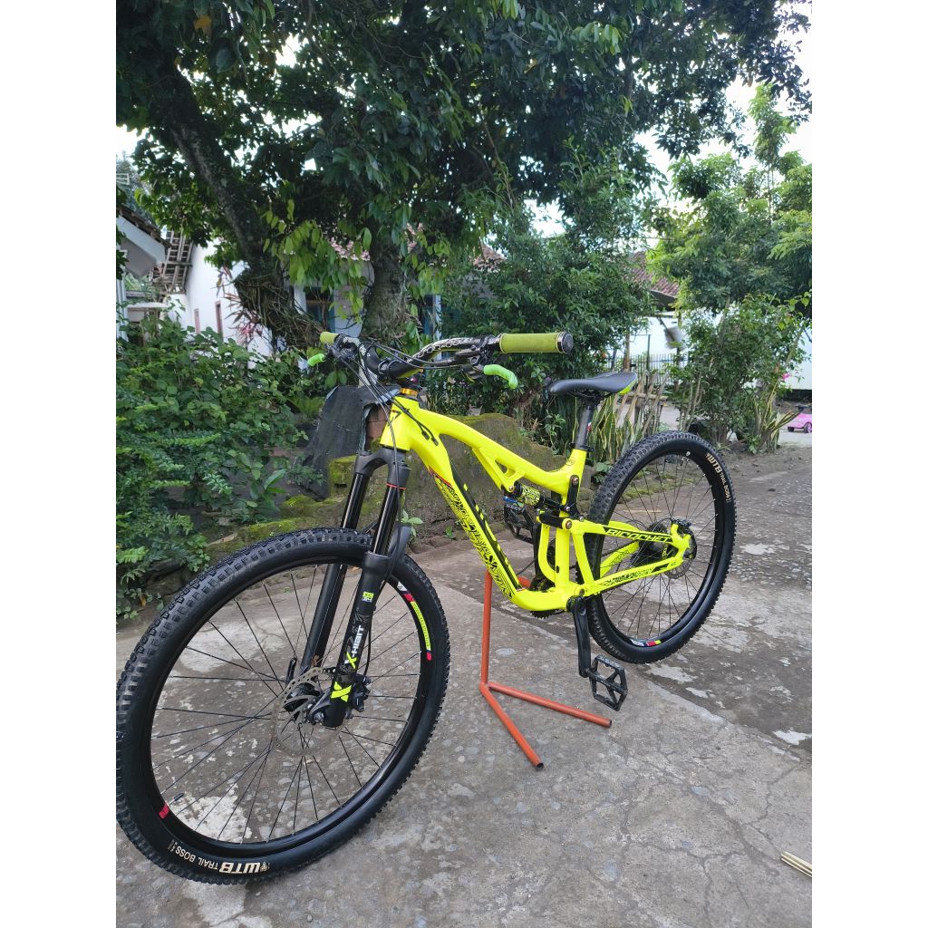 Thrill Ricochet T120 4.0 size M 27,5 warna favorit