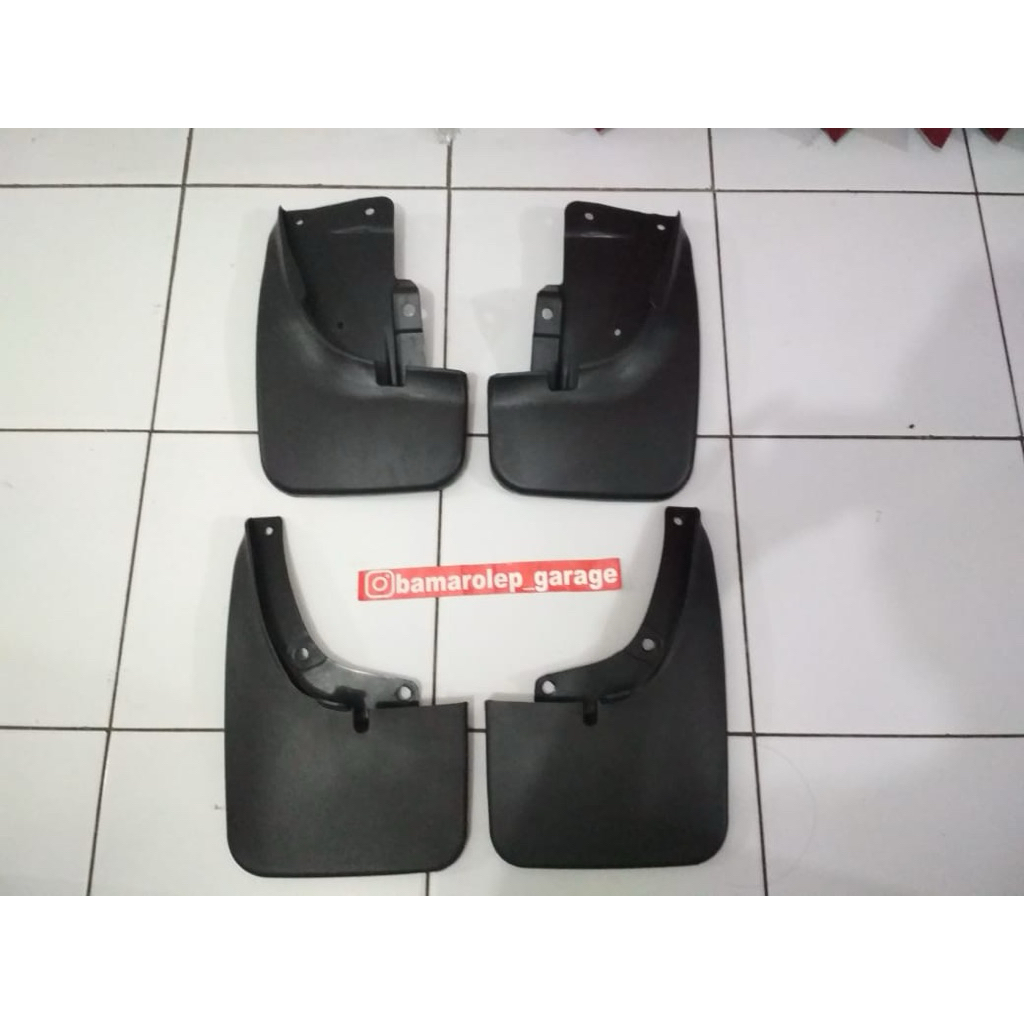 Mudguard kepet lumpur kijang kapsul 1 set