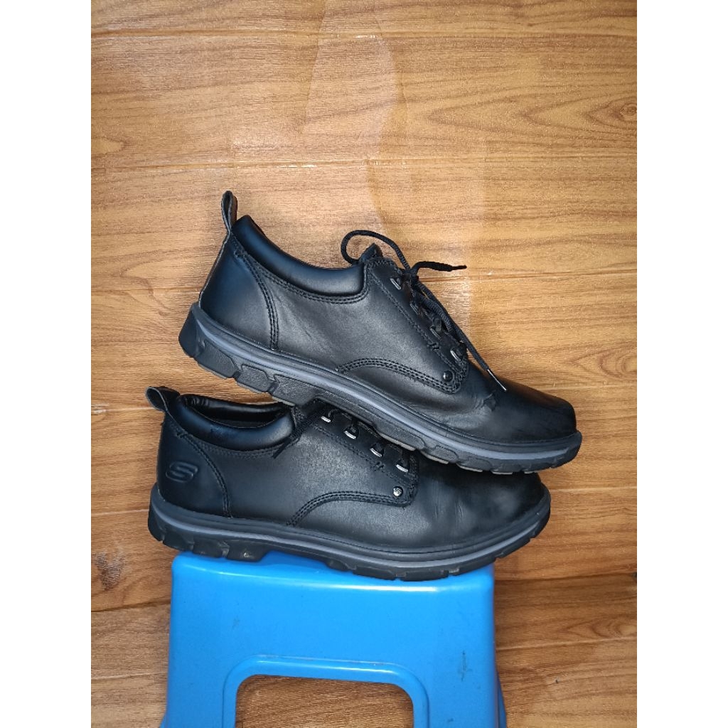 Sepatu Kulit SKECHERS size 47,5
