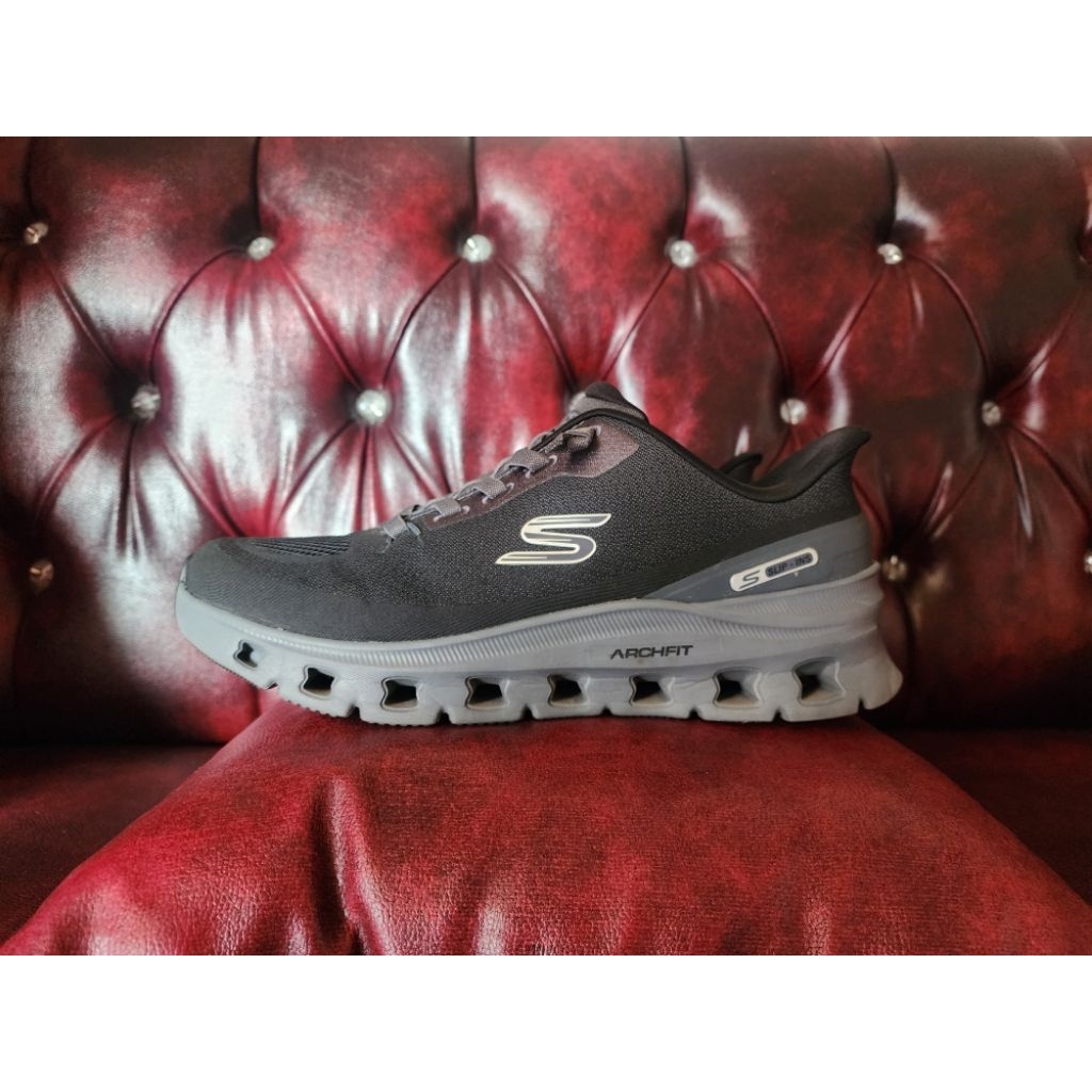 Skecher arch fit glide step pro
