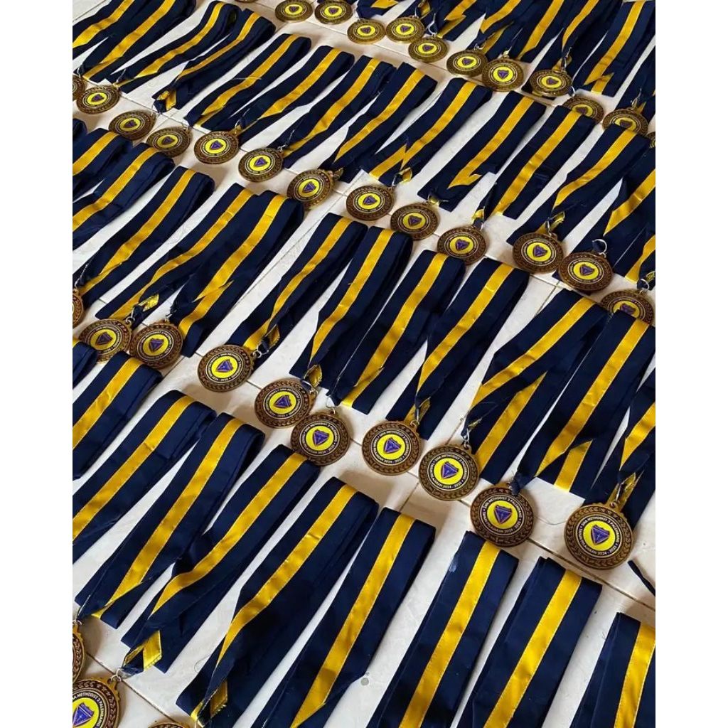 MEDALI GORDON WISUDA RESIN PLAT SATIN