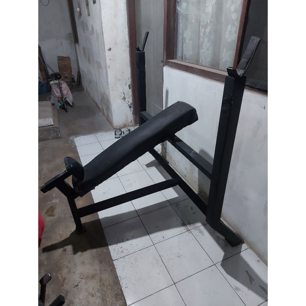 alat fitness bench press