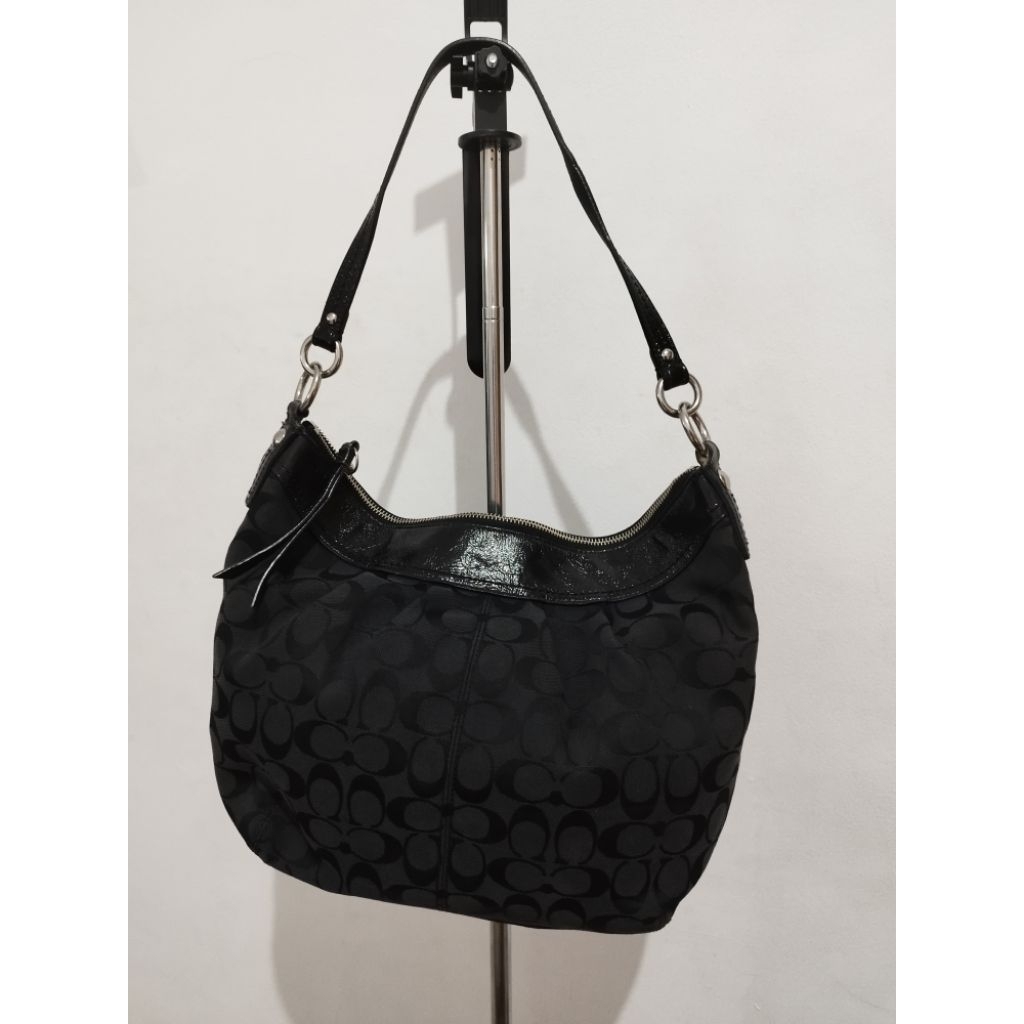 Coach** hobo vintage hitam