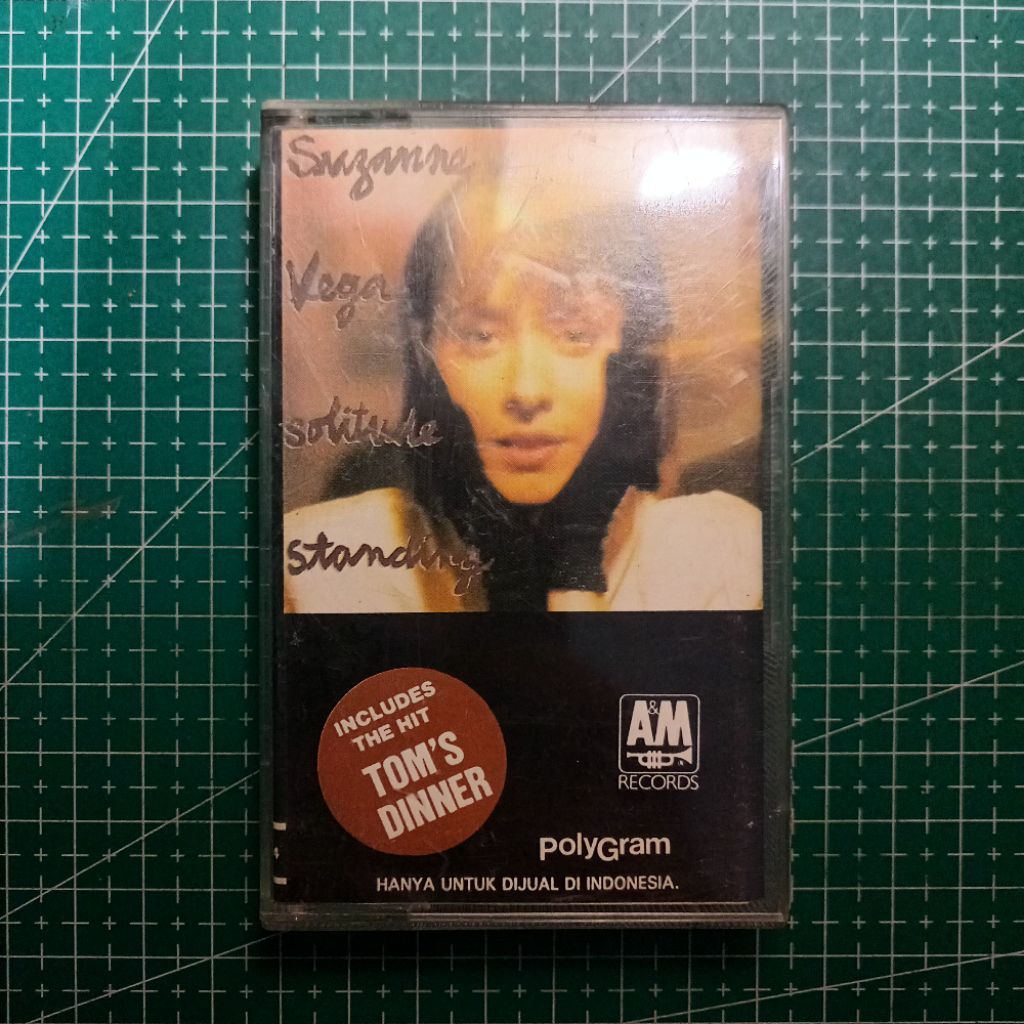 Kaset Suzanne Vega - Solitude Standing