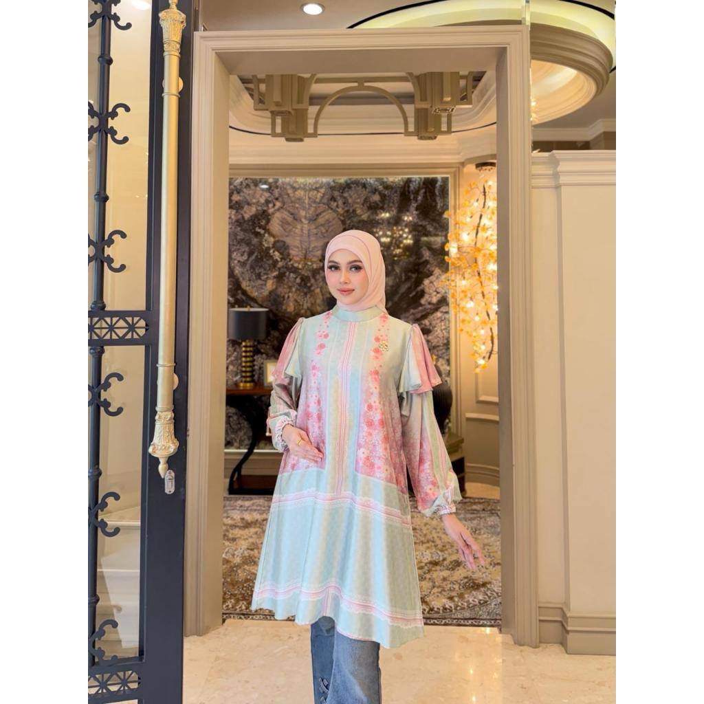 Shella Saukia Tunik