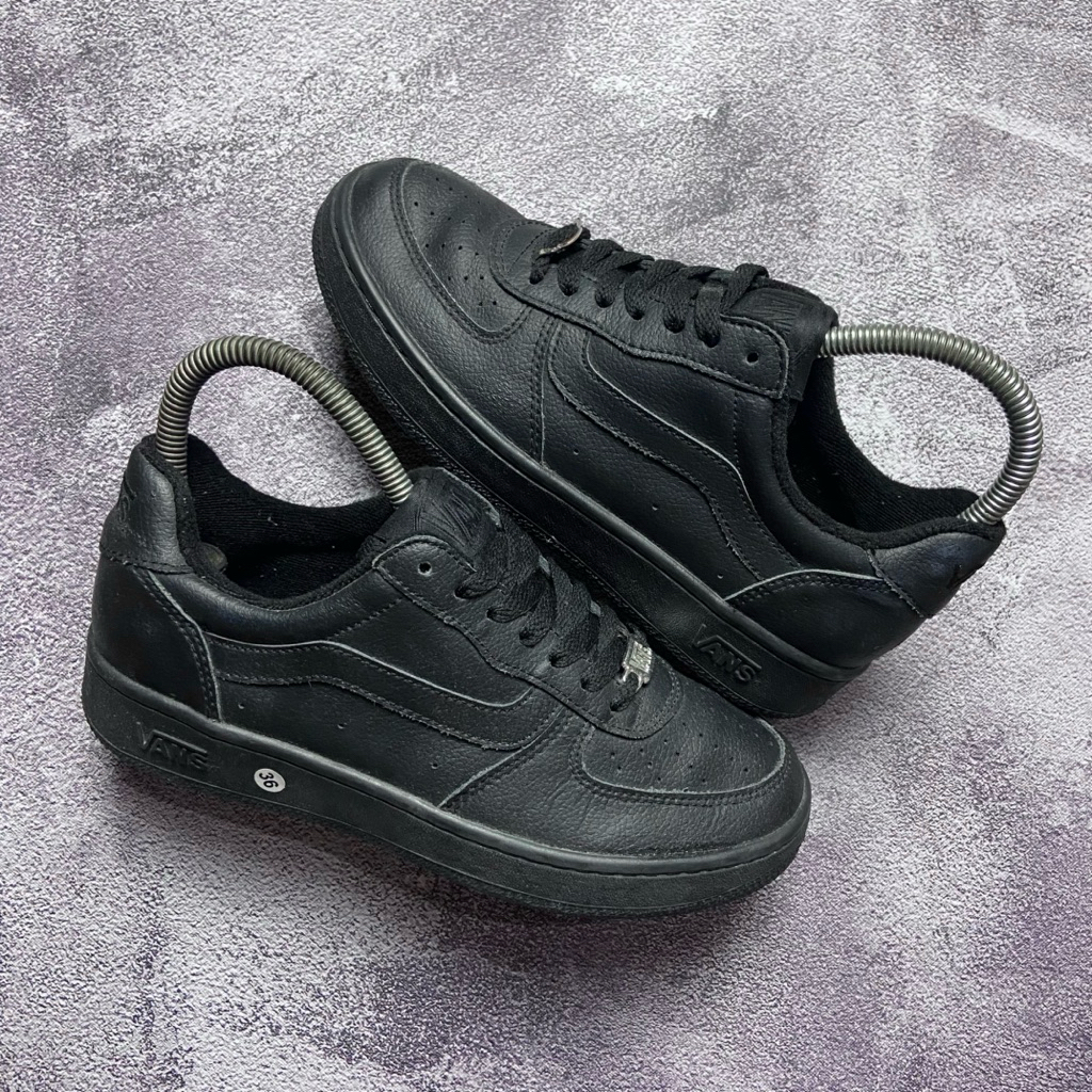 [Size 35 Fit 36] Vans Elian Black Triple Black Full Black Second Original Kondisi Nominus. Harga Bar