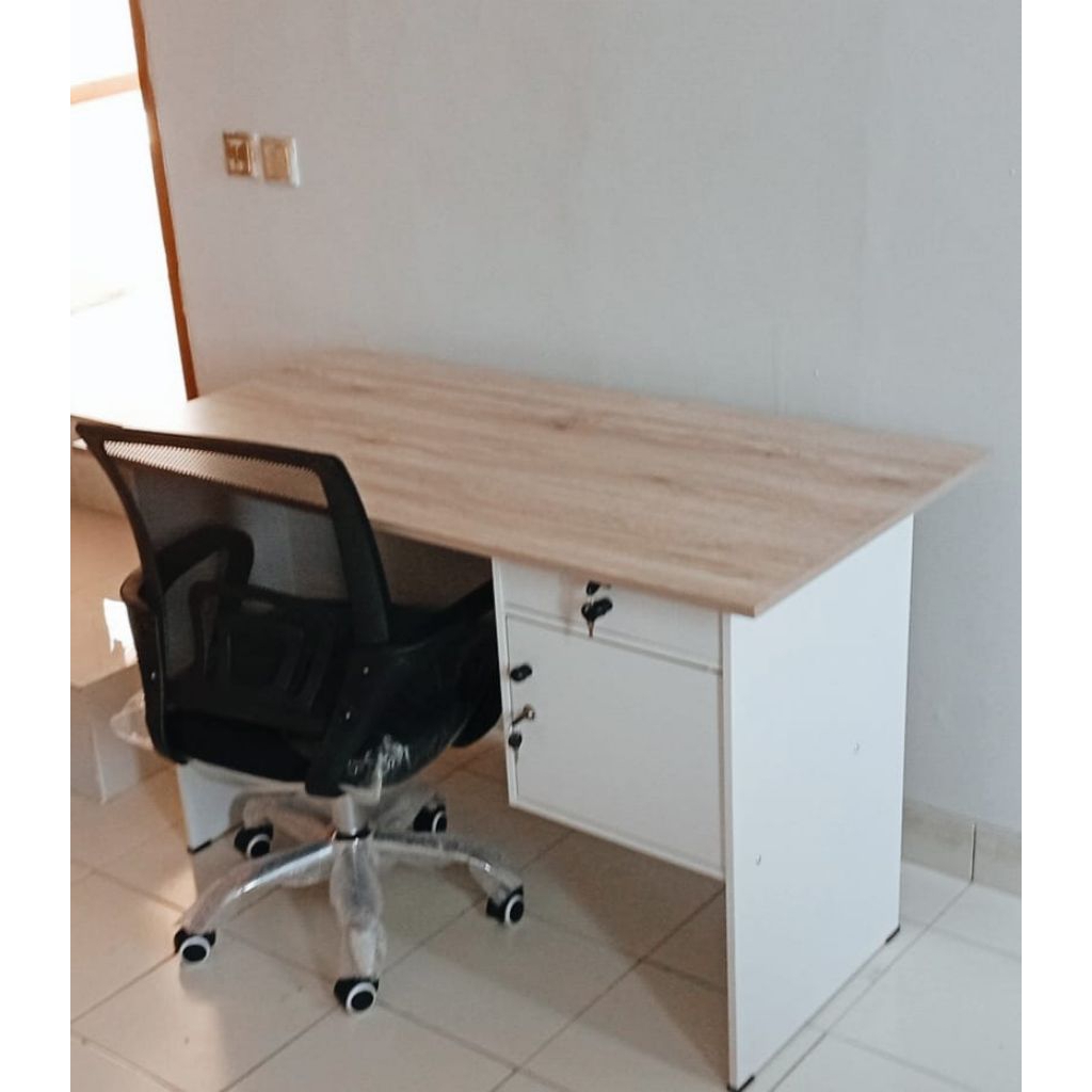 Set Meja Kursi Kantor Minimalis Modern untuk Ruang Kerja Rumah