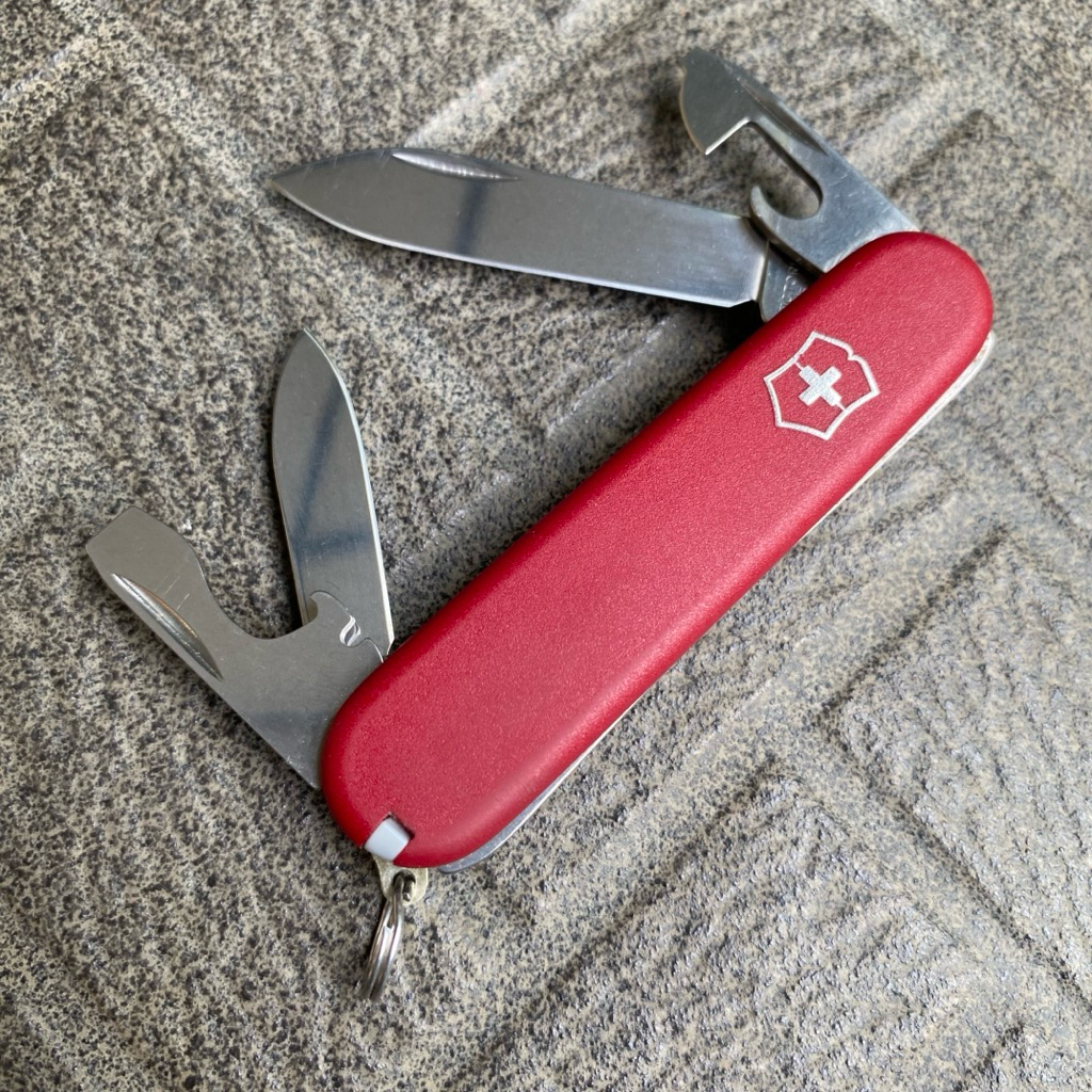 Victorinox Recruit