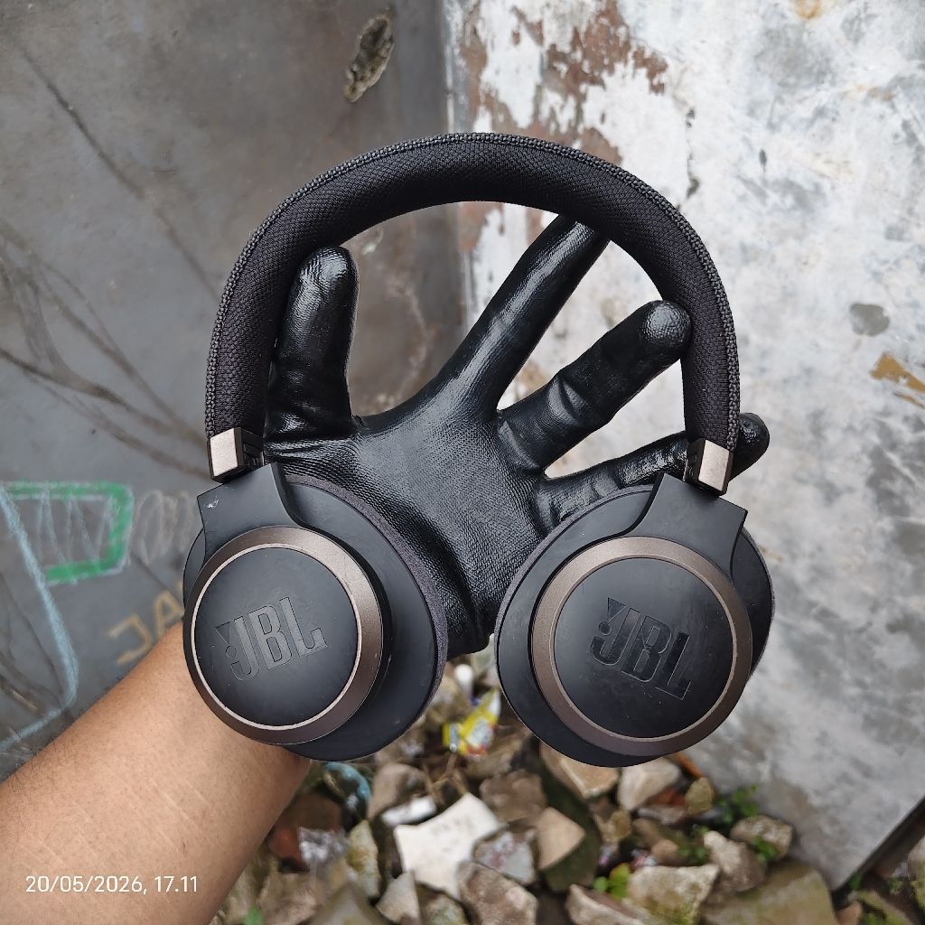 Headphone Original JBL Live 650BTNC (normal siap di gunakan)