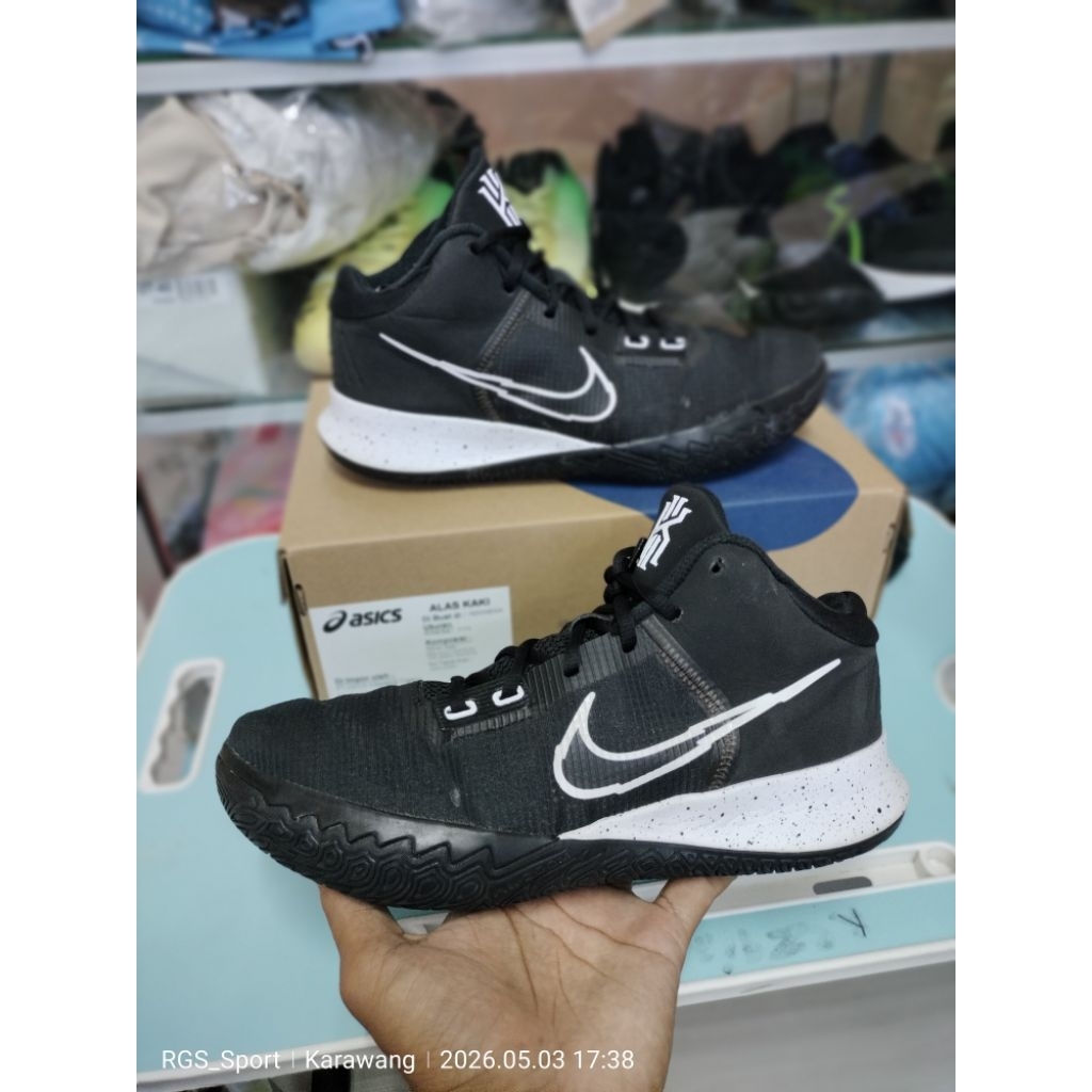 kyrie flytrap 4