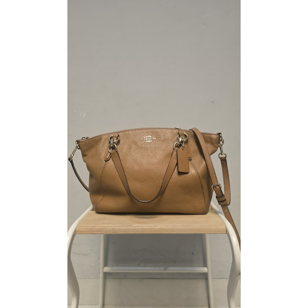 [PRELOVED 100% AUTHENTIC] tas Coach Small Kelsey Satchel authentic 100% original F28993