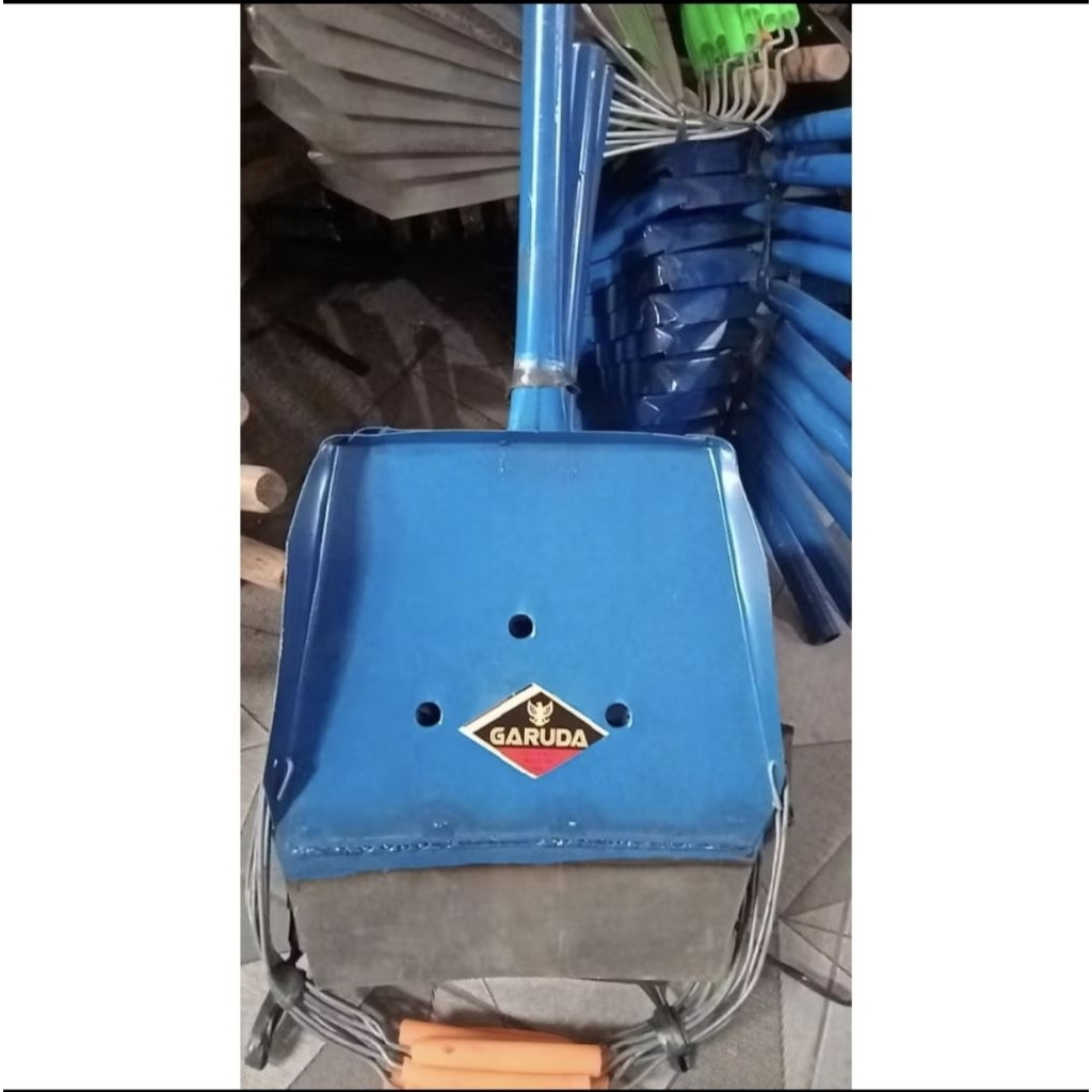 sreng pasir sekop pasir gagang besi