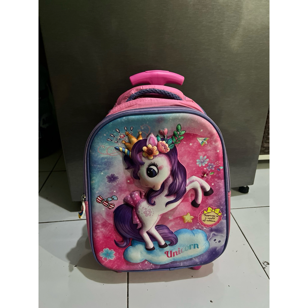 Tas Anak Sekolah Bekas Pakai