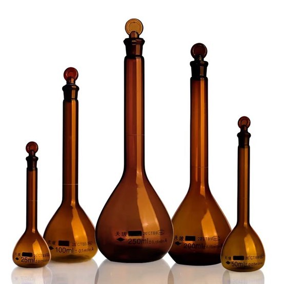 Labu Ukur Kaca Grade A Borosilikat Tinggi Coklat Volumetric Flask Gelas Laboratorium Bebas Timbal Am