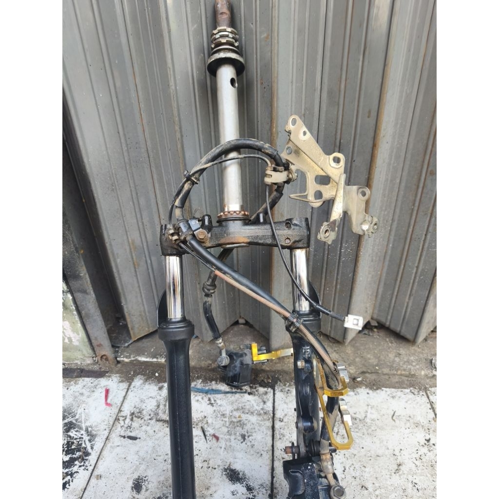 shock tabung segitiga pengereman aerox 155 asli original copotan