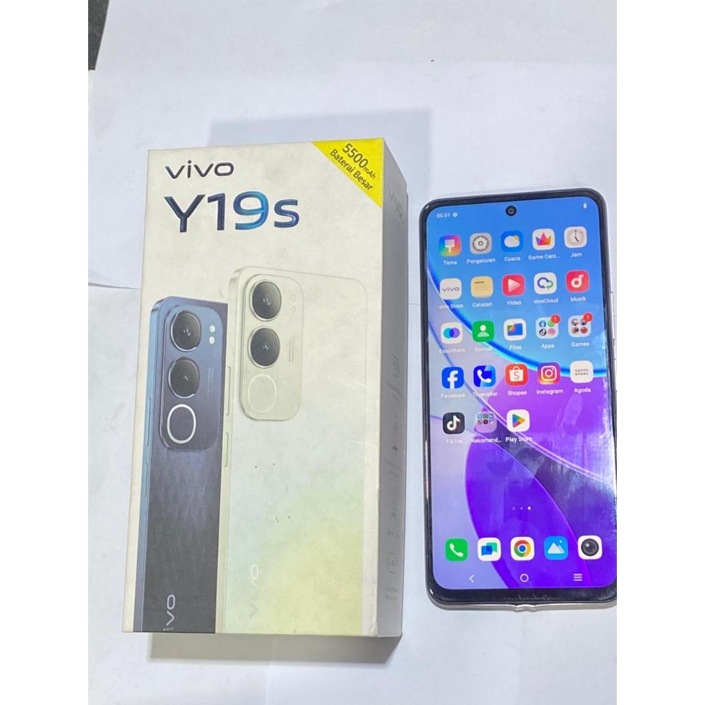 HANDPHONE HP SECOND VIVO y19s RAM  4/64 GB SEKEN VIVO ORI