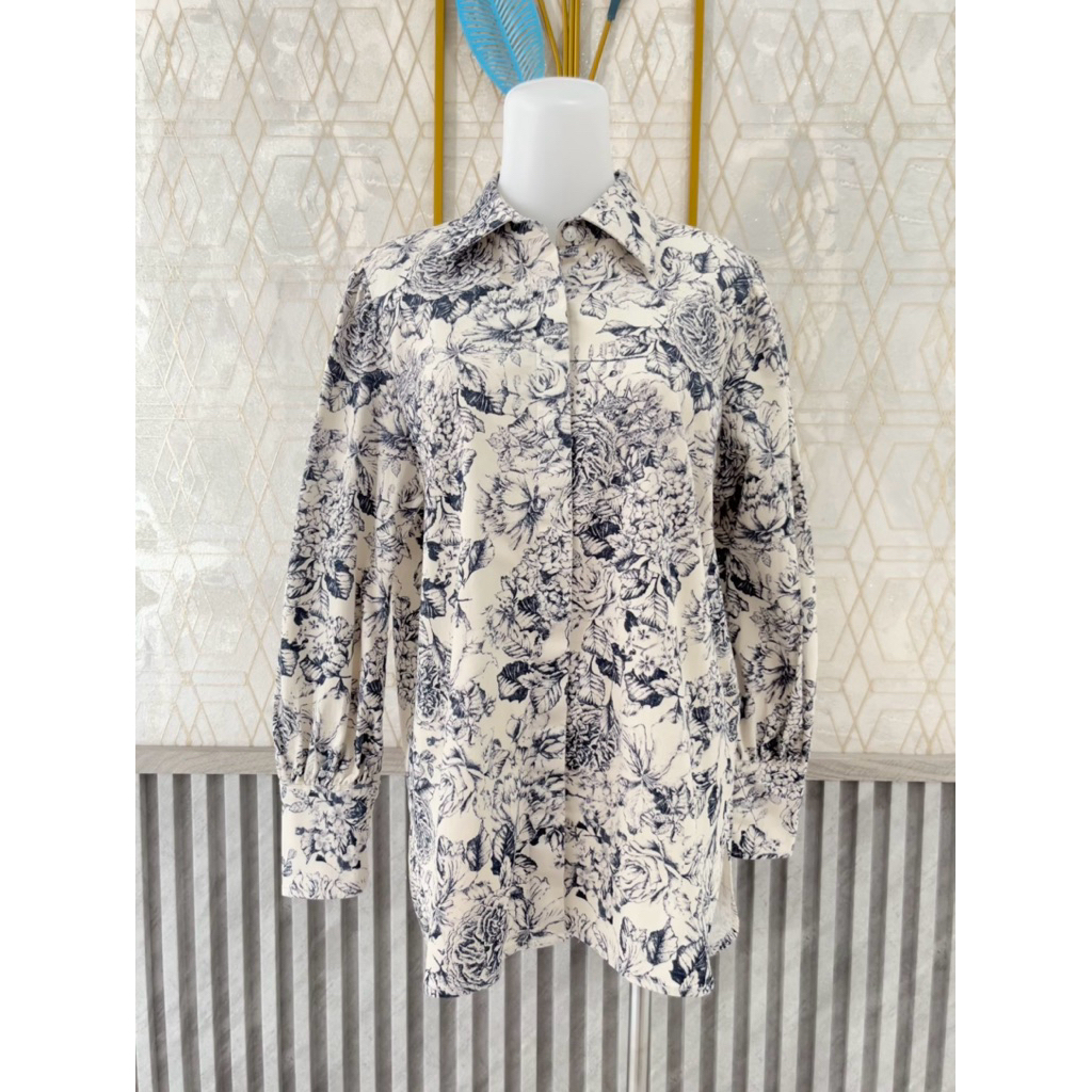 Preloved Benang Jarum Le Jardin Bleu Collar Shirt