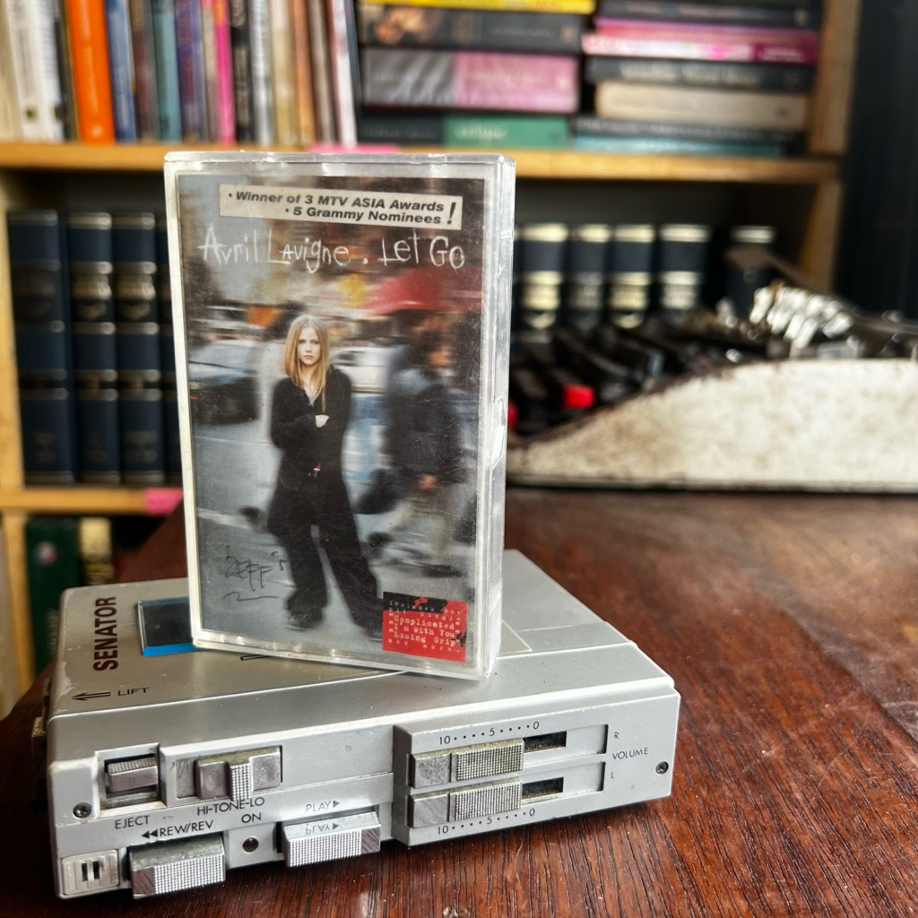 Kaset Pita Avril Lavigne Let Go