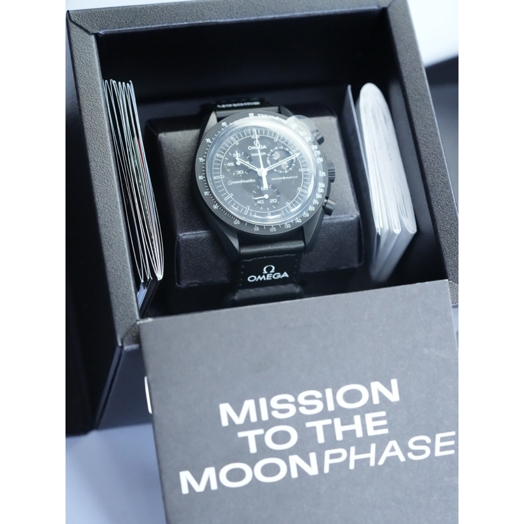 Swatch x Omega Mission Moonphase Snoopy newmoon