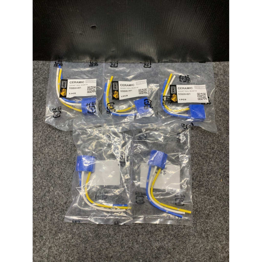 SOKET LAMPU DEPAN H4 BAHAN CERAMIC TAHAN PANAS BAGUS PNP LAMPU H4 MOTOR/MOBIL