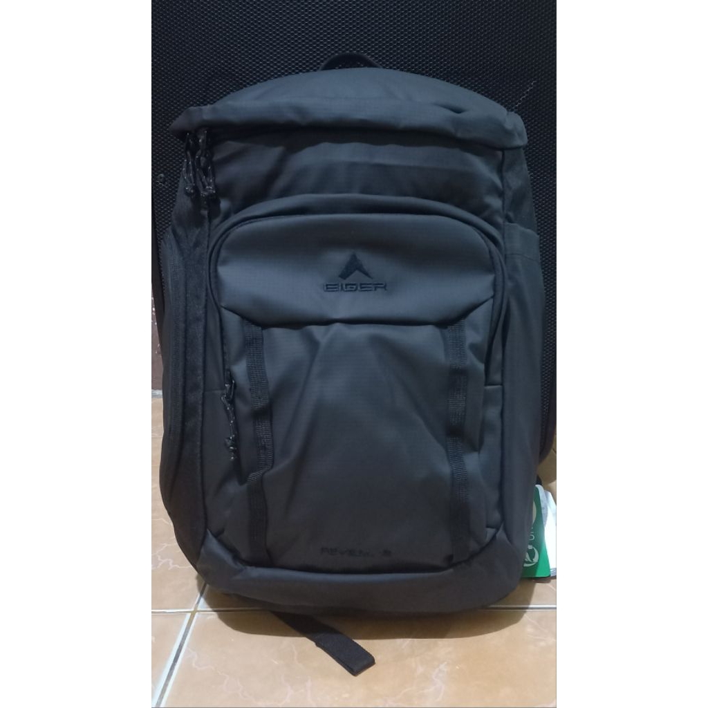 TAS EIGER HITAM RANSEL 18L