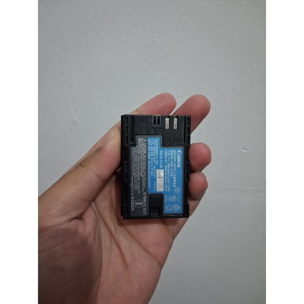 Baterai Canon Lp e6 bekas 6d second lama tidak pakai. gambling no retur
