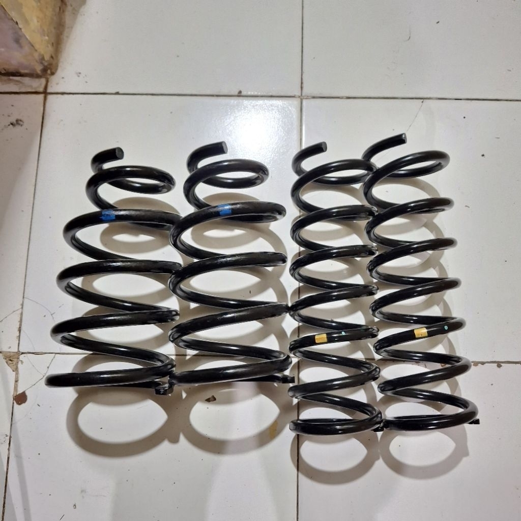 Per Innova Reborn Bensin Depan Belakang Original 4Pcs