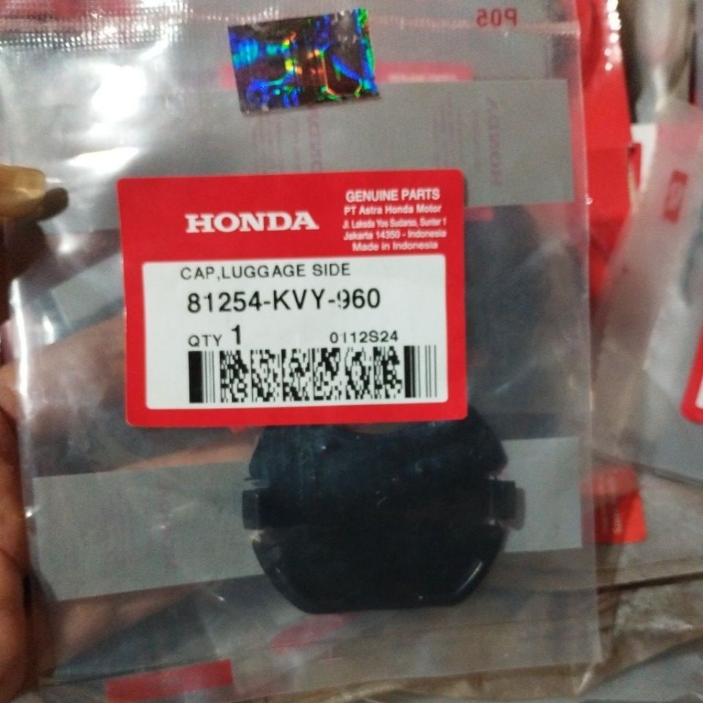 COVER PENUTUP BOK BAGASI CAP TUTUP BAGASI BEAT CARBU AHM 81254-KVY-960