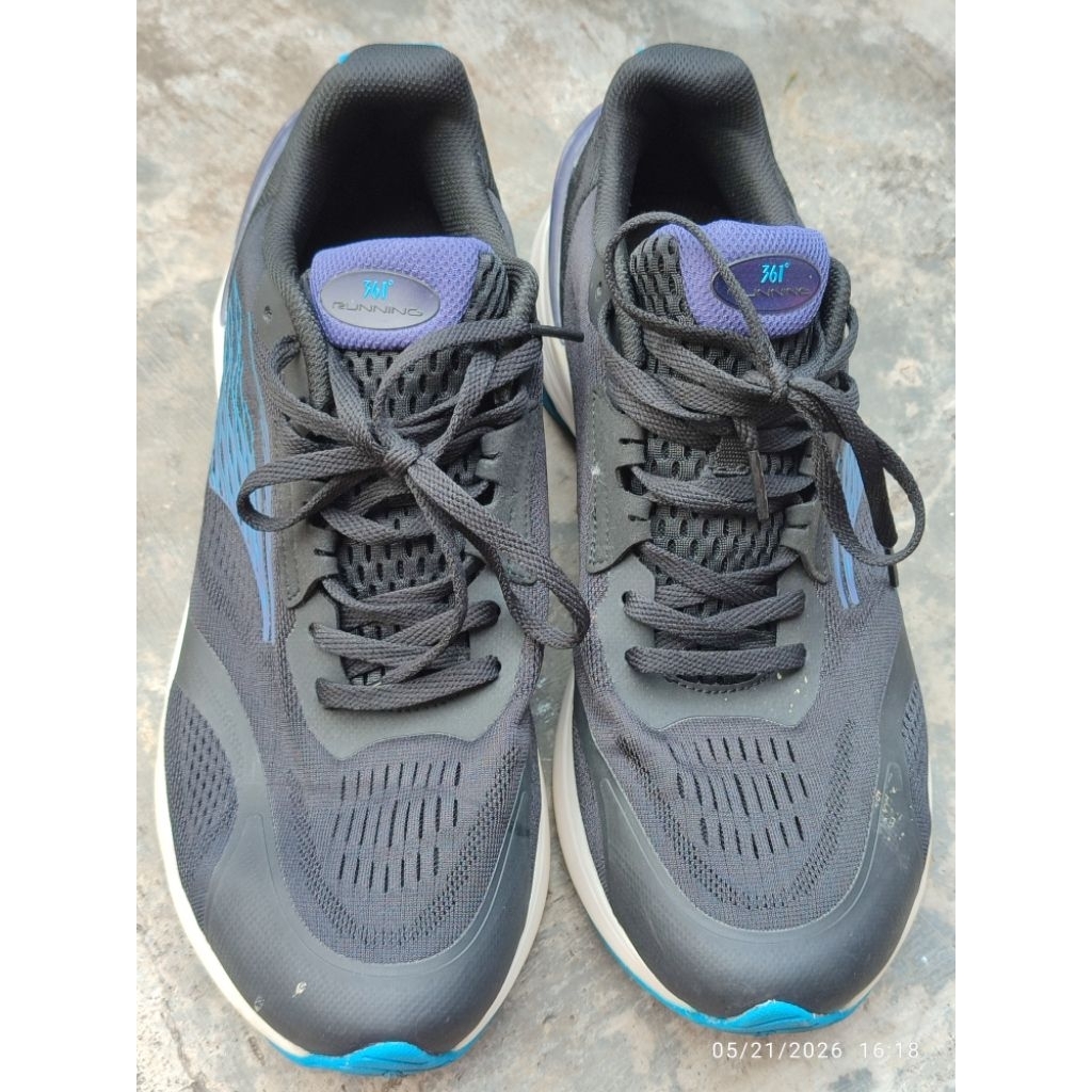 361degrees PL sepatu running pria size 45  Air wing