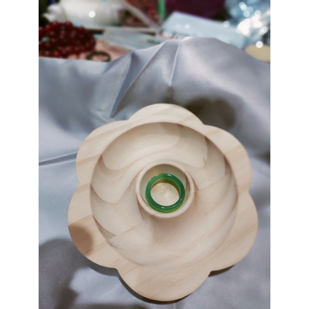 Cincin giok hijau