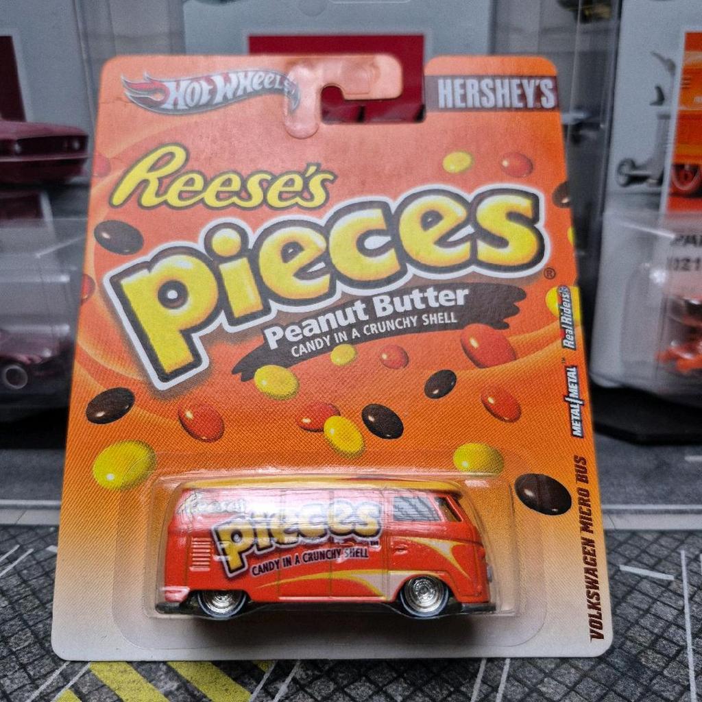 hotwheels hot wheels premium hersey's reeses reese's pieces peanut butter volkswagen t1 panel micro 