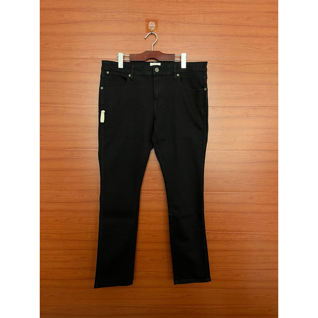 Celana Jeans Wrangler Vegas Skinny Tapered Black 01A23