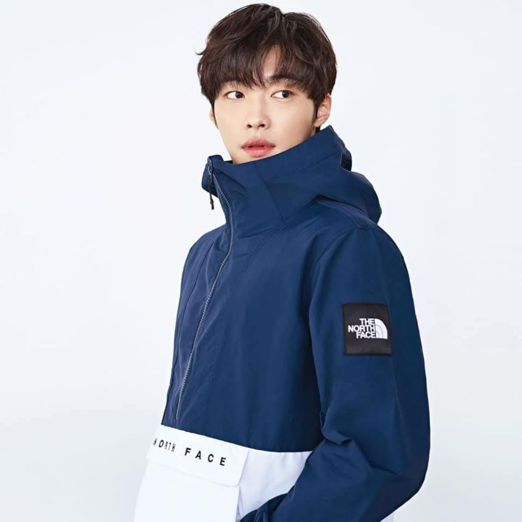 JAKET THE NORTH FACE WHITE LABEL BURNEY ANORAK – NAVY/WHITE Premium Style. Rare Item