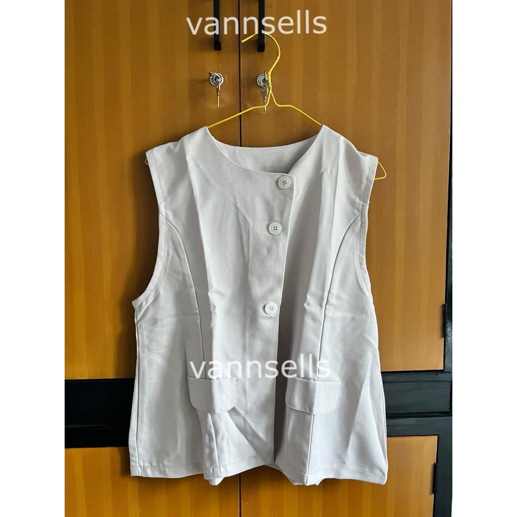 preloved sleeveless top