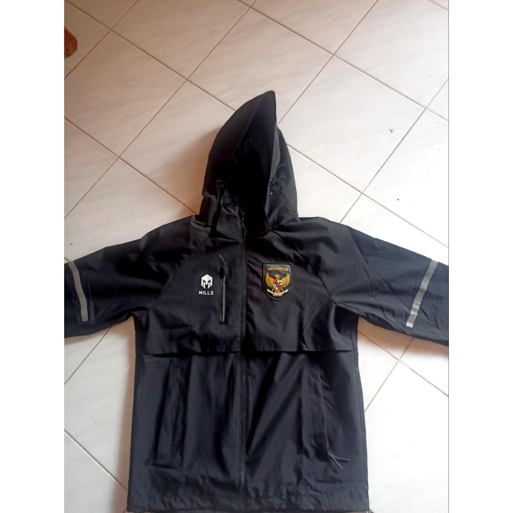Raincoat Mills Timnas Indonesia