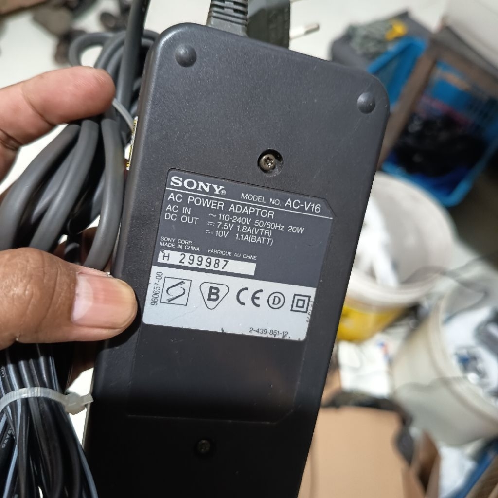 charger Handycam Sony AC-V16 original adaptor