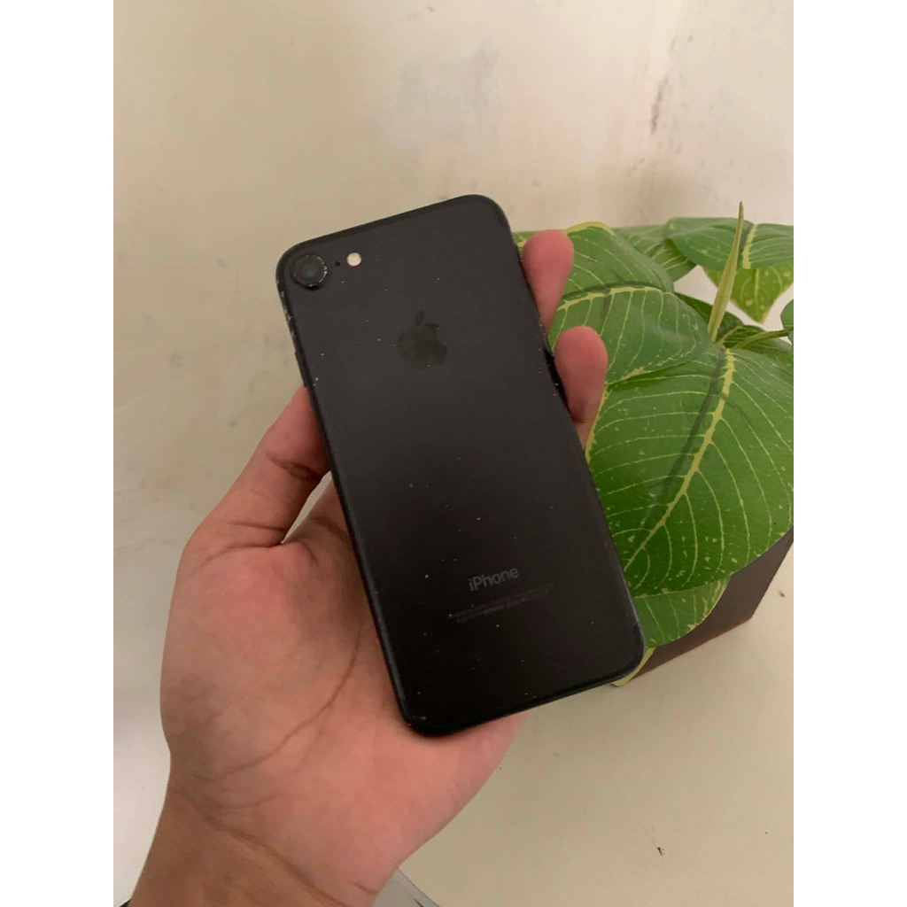 iPhone 7 (stuck logo)