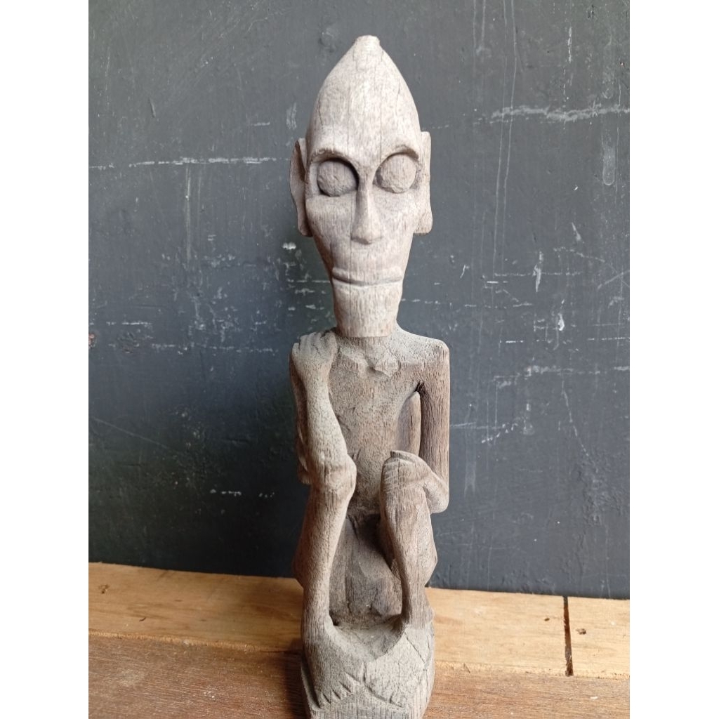 patung kayu ulin Tua asli dayak Kalimantan/hampatong